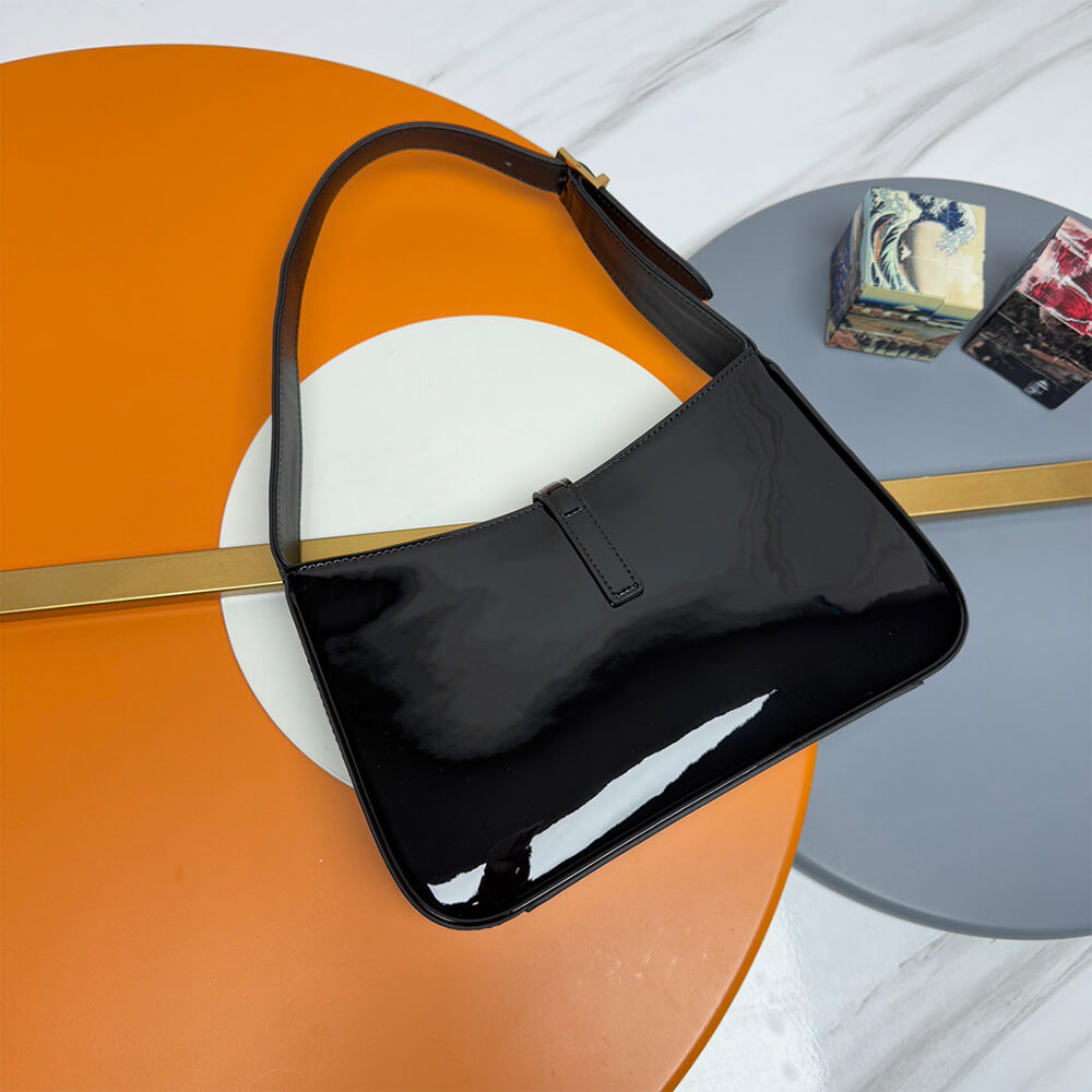 YSL le 5 a 7 in patent leather(HIGH-END GRADE)