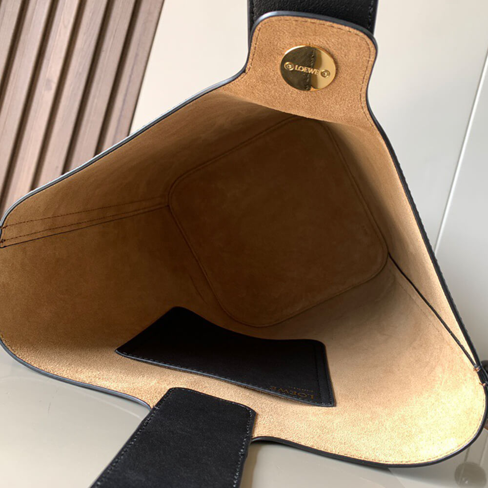 LOEWE Medium Pebble bucket in smooth calfskin(high-end grade)