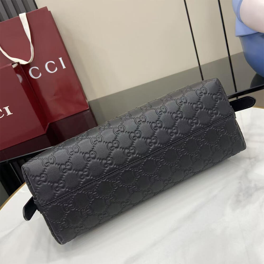 GG Emblem medium shoulder bag