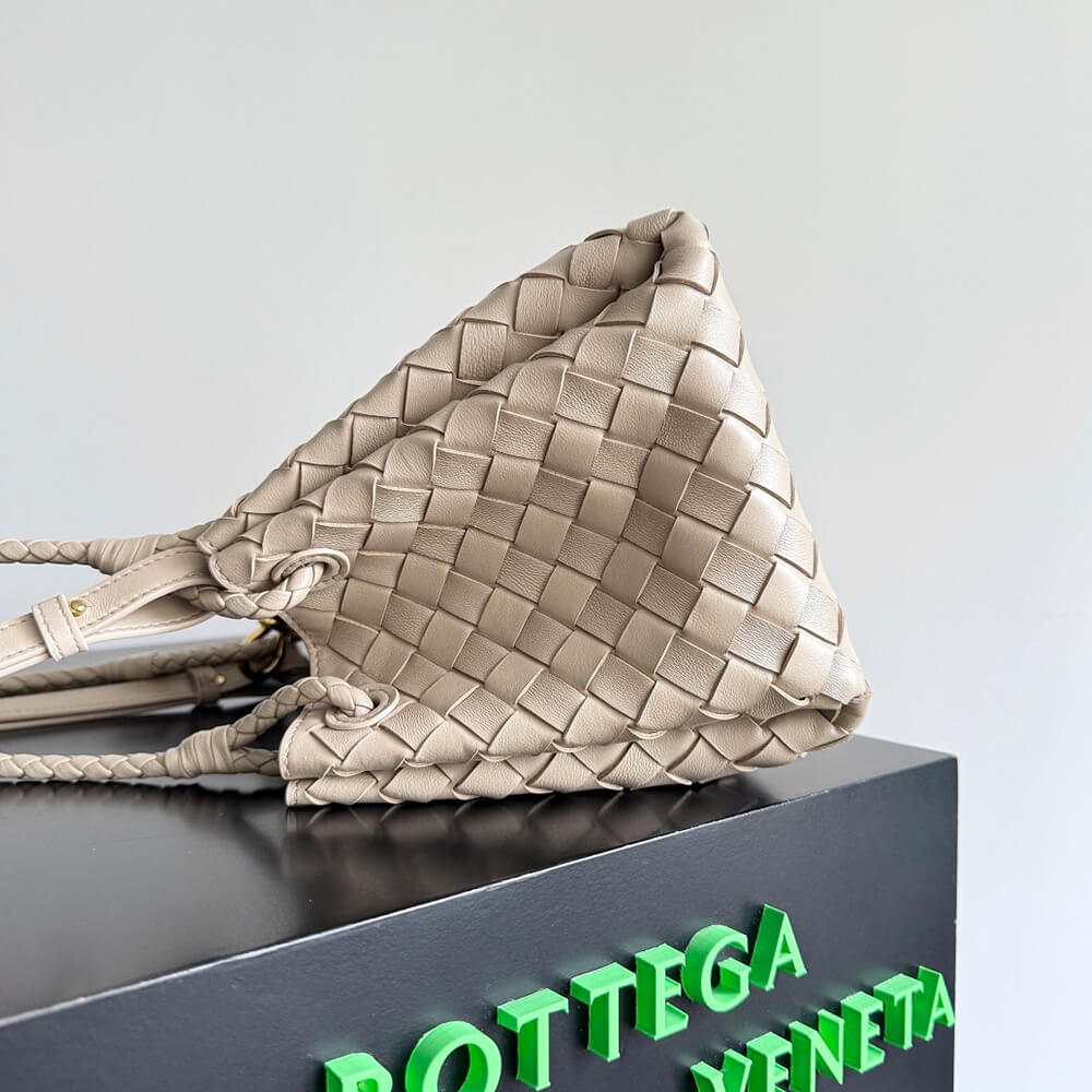 Bottega Veneta Medium Parachute(HIGH-END GRADE)