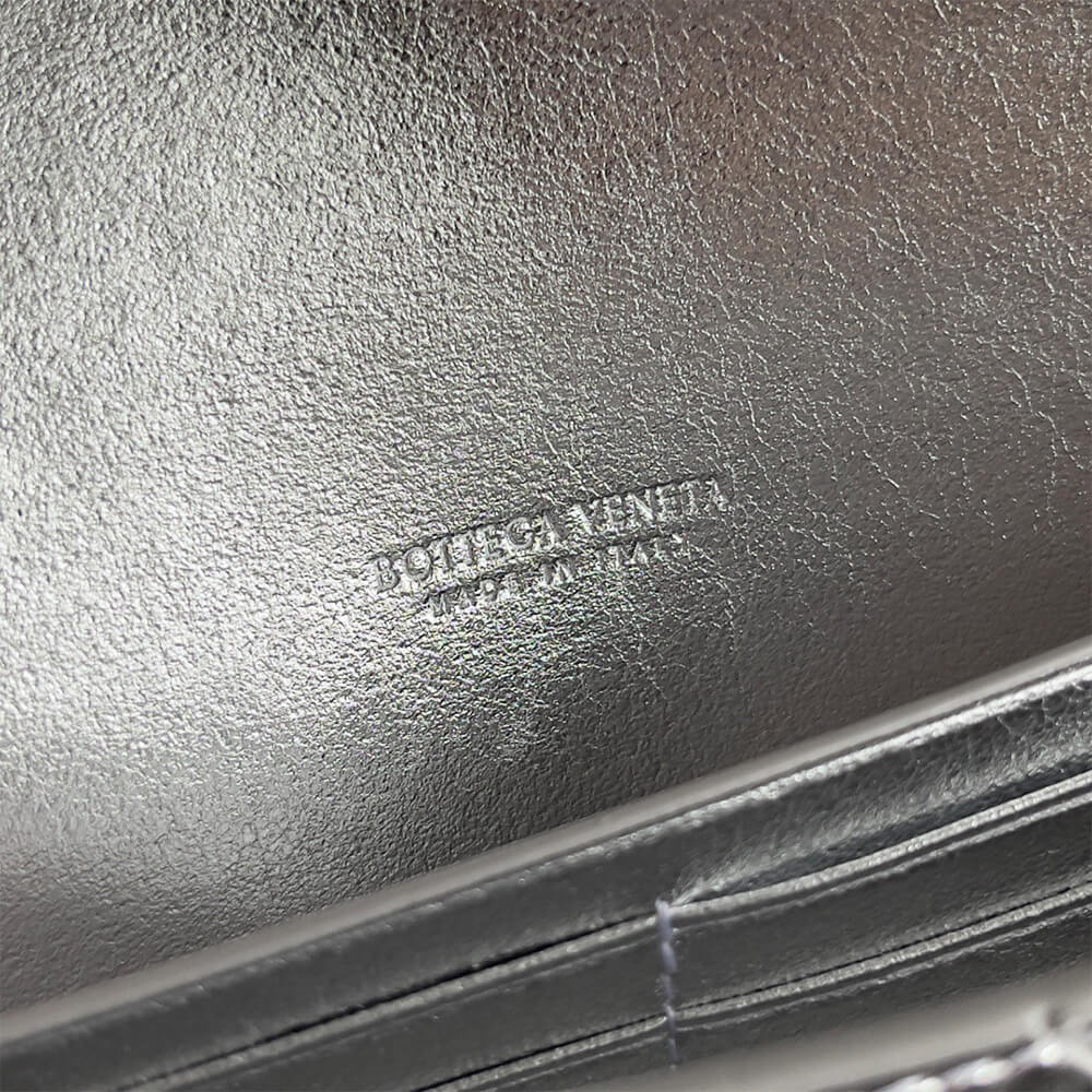 Bottega Veneta Andiamo Clutch(HIGH-END GRADE)