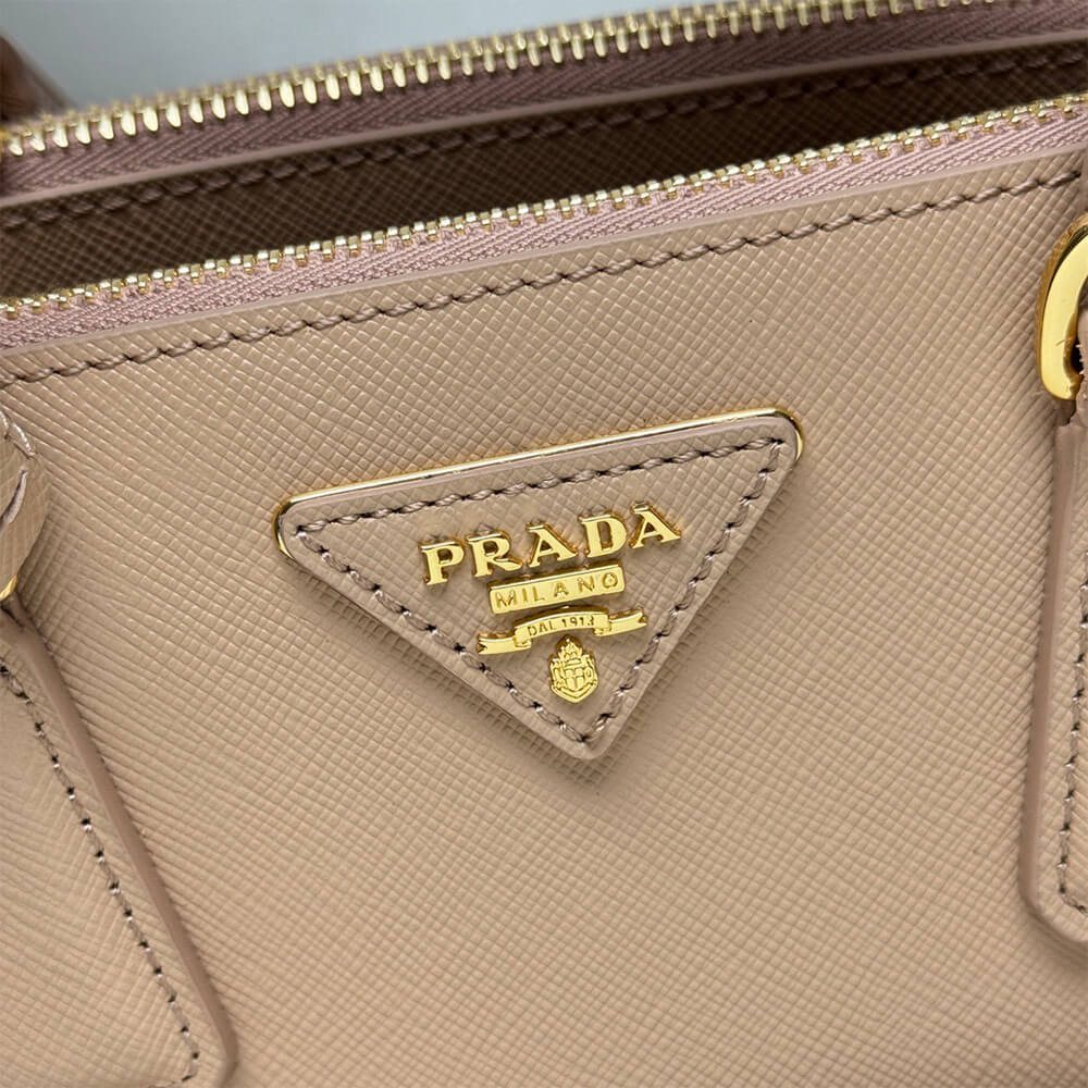 Prada Small Prada Galleria Saffiano leather bag(HIGH-END GRADE)