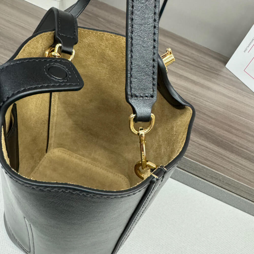 LOEWE Mini Pebble bucket in smooth calfskin(high-end grade)